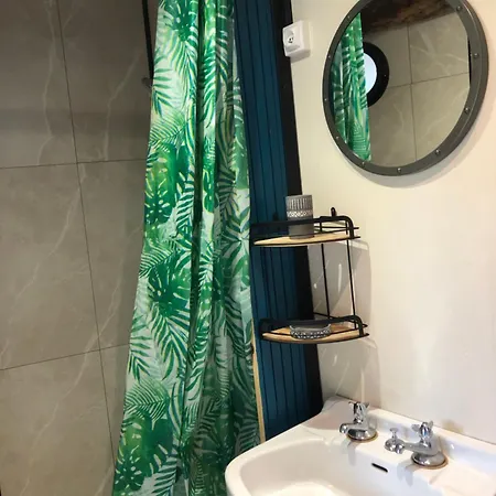 La Auarje: Avec Jardin&terrasse Appartement