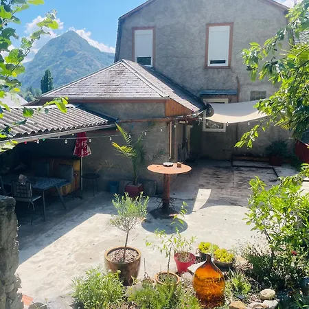 La Auarje: Avec Jardin&terrasse