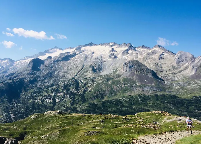 La Auarje: Avec Jardin & Terrasse アパート *