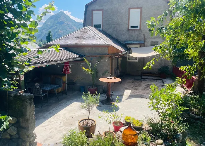 La Auarje: Avec Jardin & Terrasse